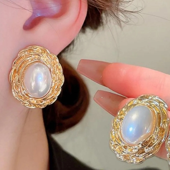 New Baroque 925 Gold Filled Pearl Earrings - Picture 2 of 4